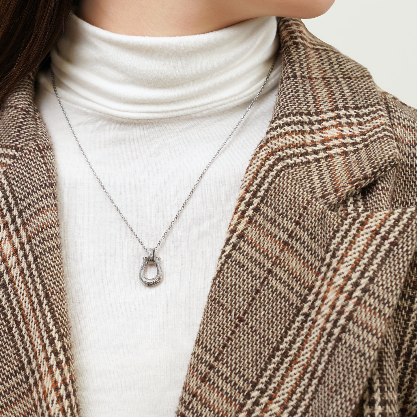 Hawaiian horseshoe necklace (Hne0018s)