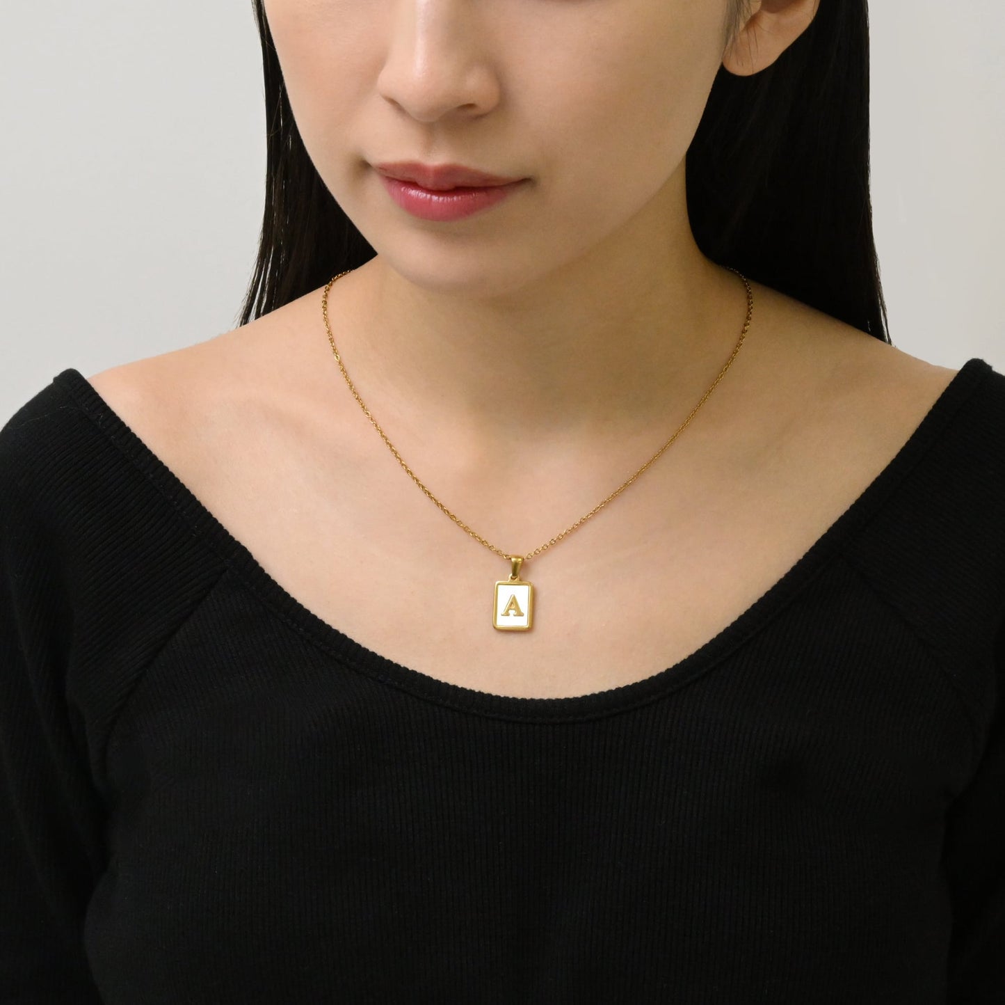 Alphabet shell necklace(rne0001g)