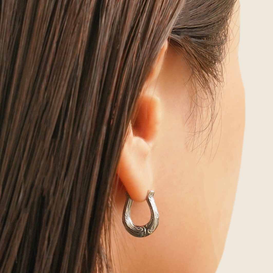 Hawaiian scroll horseshoe hoop pierce (Hpi0010s)