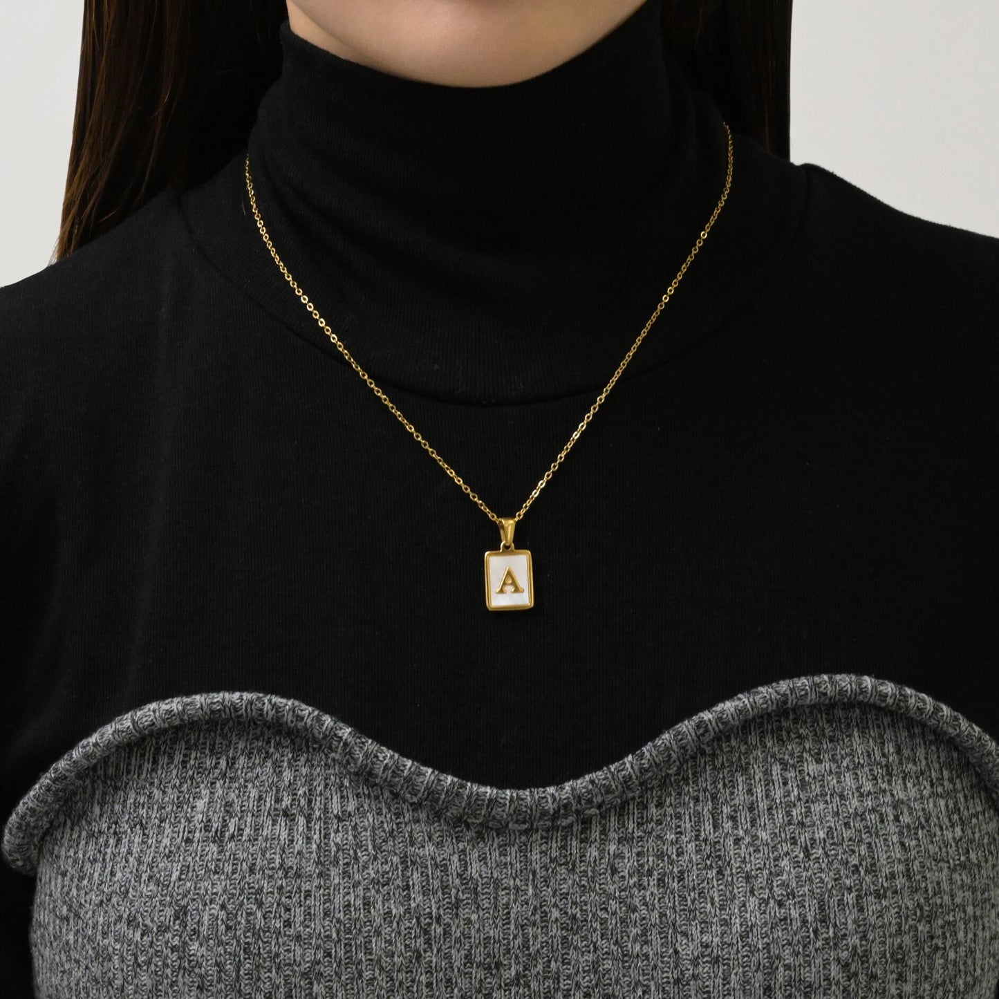 Alphabet shell necklace(rne0001g)
