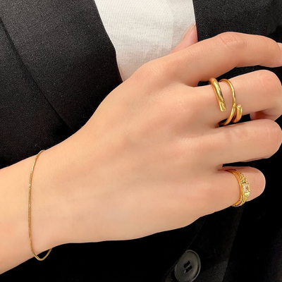 Multi double ring styling