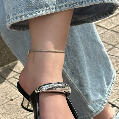 Round snake chain anklet styling