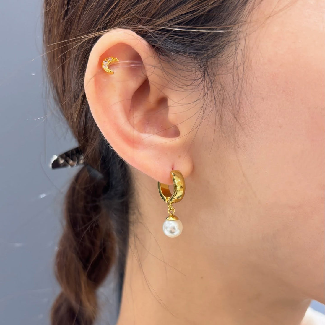 Single pearl styling