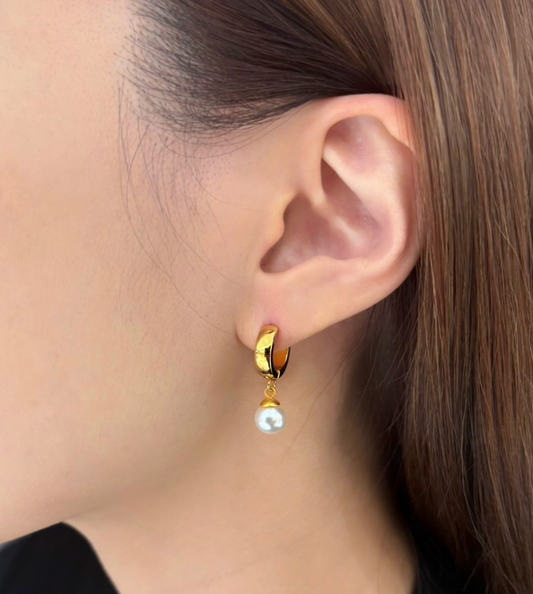 single pearl styling