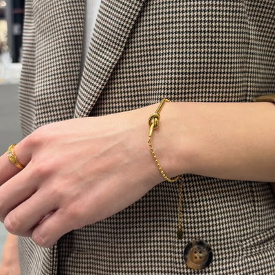 Knot ball chain styling