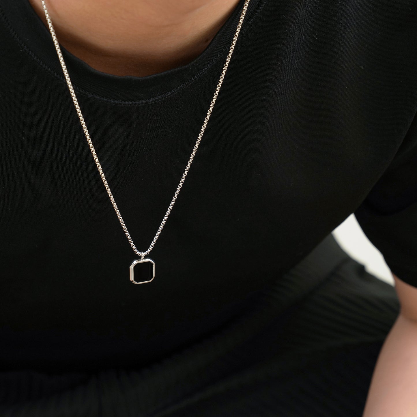 Black square pendant necklace(cne0048s)