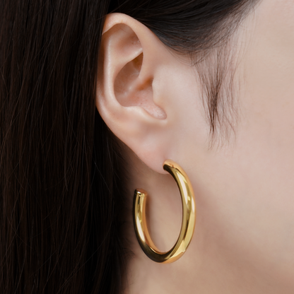 Big hoop pierce (rpi0068g)