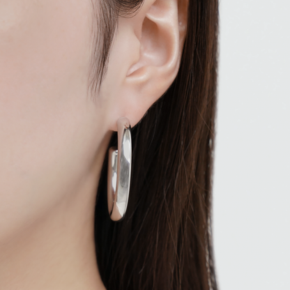 Big hoop pierce (rpi0069s)